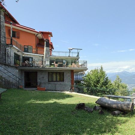 Hotel Funivia Laveno-Mombello Buitenkant foto