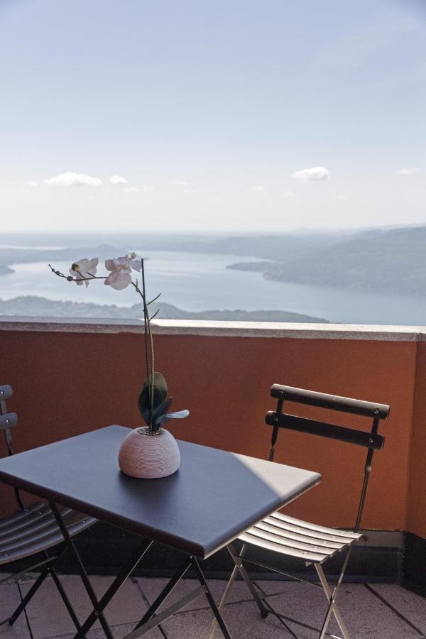 Hotel Funivia Laveno-Mombello Buitenkant foto