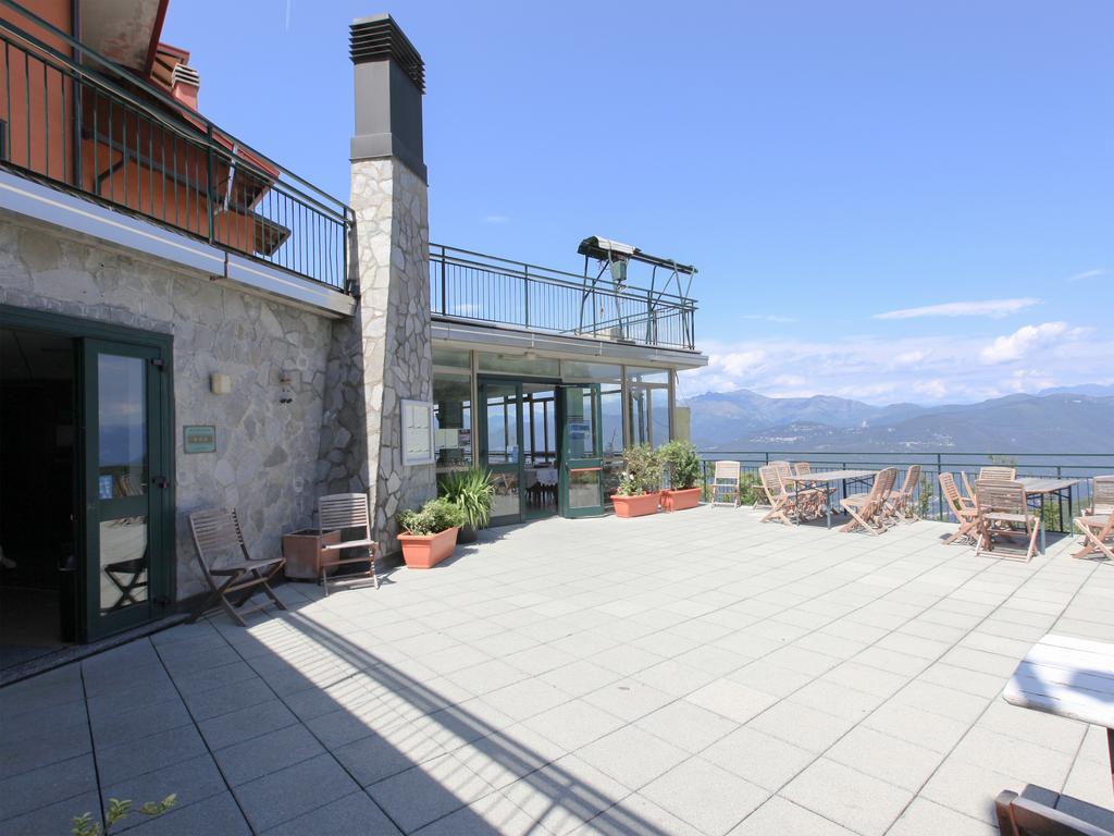 Hotel Funivia Laveno-Mombello Buitenkant foto