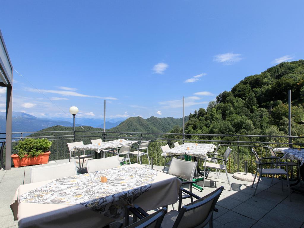Hotel Funivia Laveno-Mombello Buitenkant foto