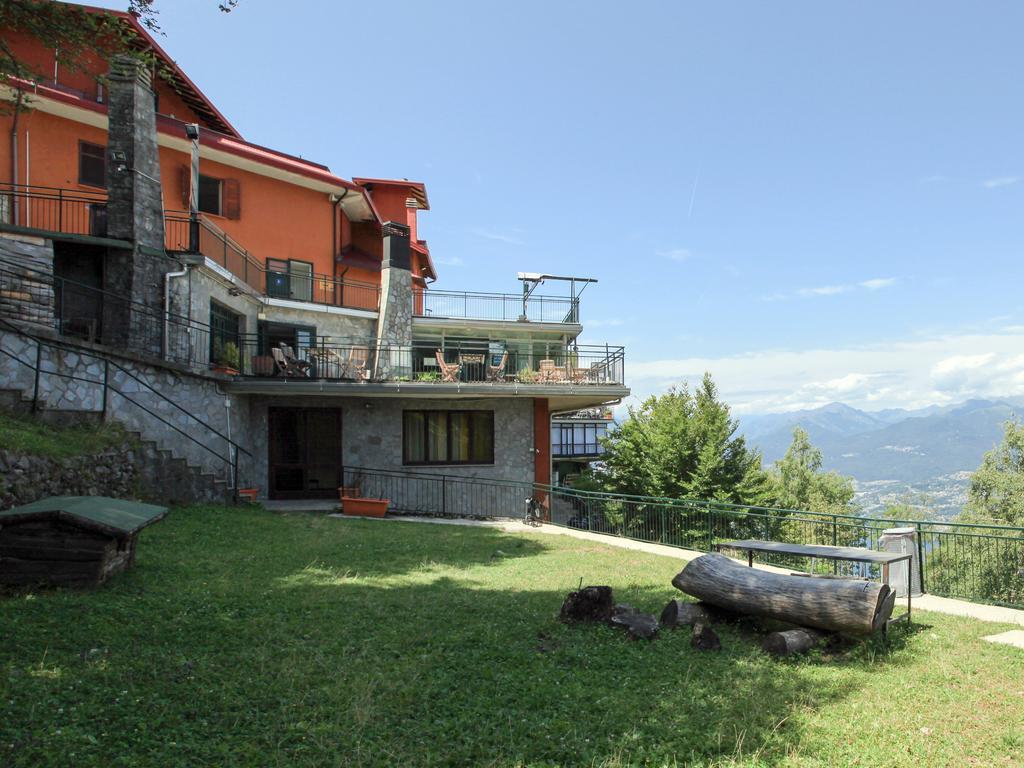 Hotel Funivia Laveno-Mombello Buitenkant foto