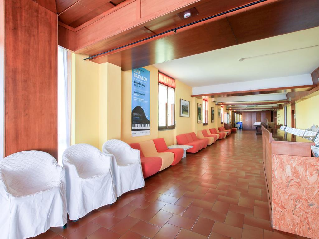 Hotel Funivia Laveno-Mombello Buitenkant foto