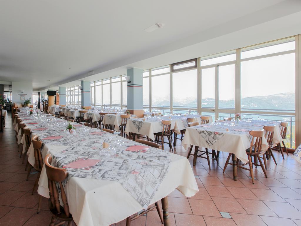 Hotel Funivia Laveno-Mombello Buitenkant foto