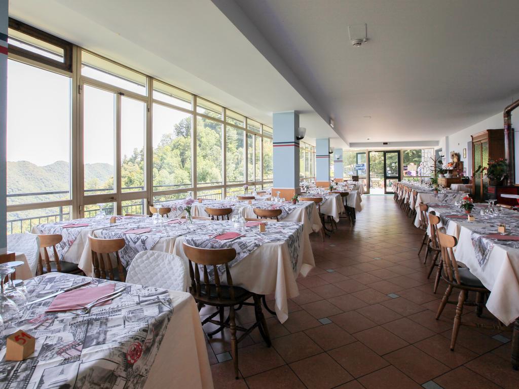 Hotel Funivia Laveno-Mombello Buitenkant foto